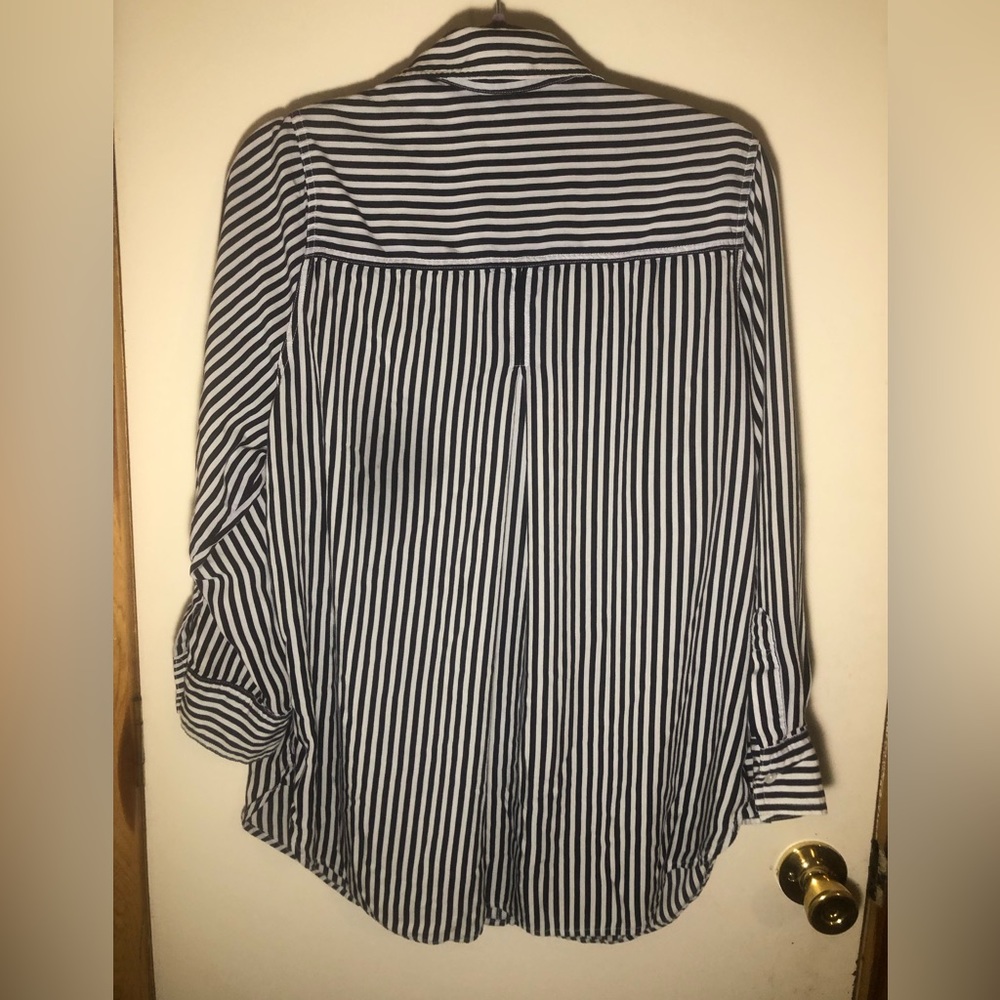 Women’s button down - Picture 2 of 3
